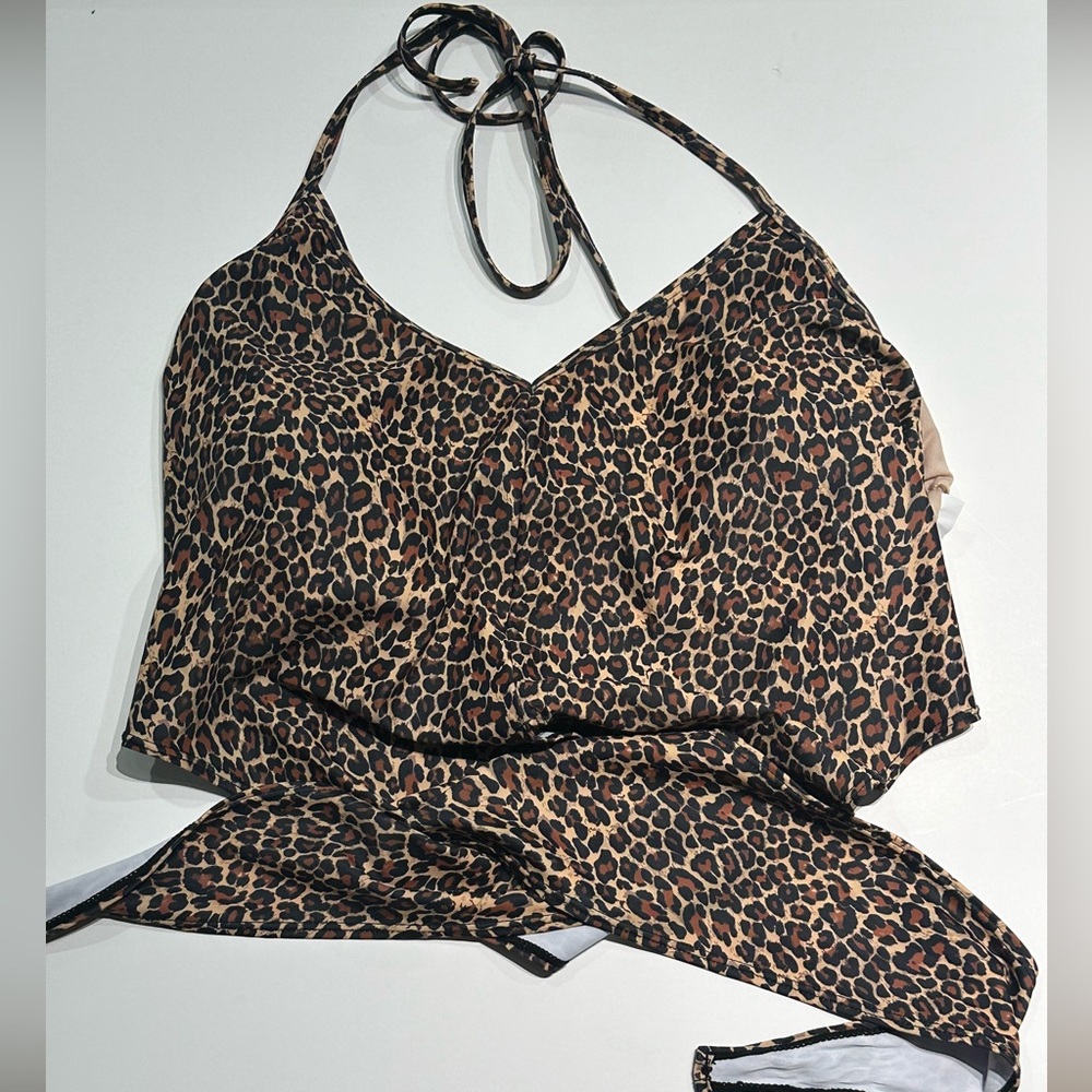 Kortni Jeane Tied Up Top Leopard Print . Size Large. EUC